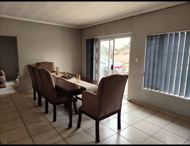 3 BEDROOM HOUSE TO LET IN WALDRIFT